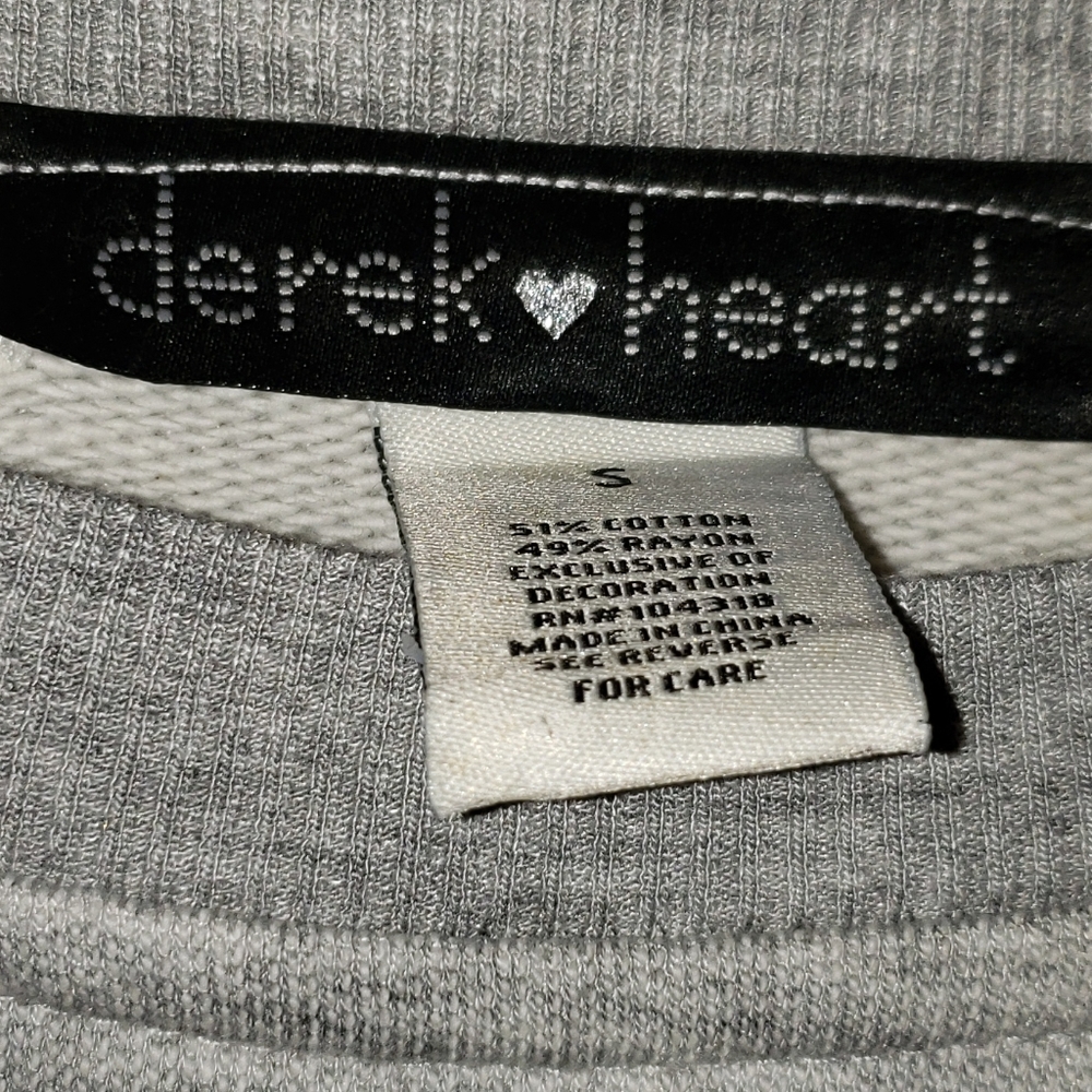 Derek Heart Gray Sweatshirt with Floral Embroidery - Picture 2 of 4
